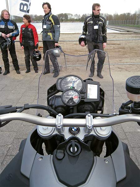 the dashboard of the F650GS