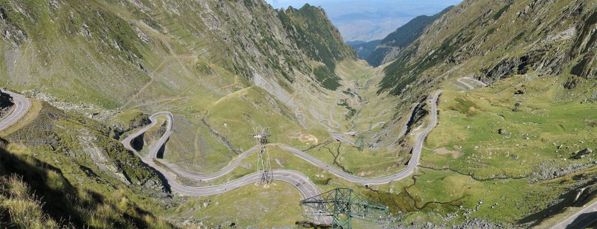 Very long a and spectacular mountain pass