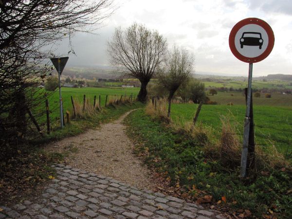 Sign forbidden for cars