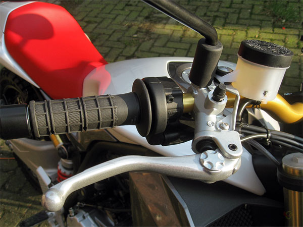 Brake handle of the Derbi Mulhacen