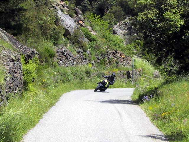 BMW R1100GS leaned in around a corner