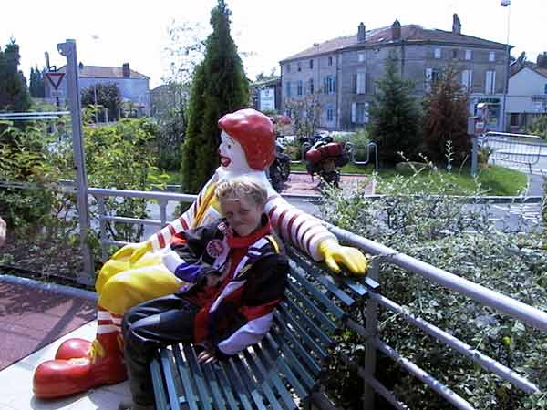 Pieter next to McDonalds Clown